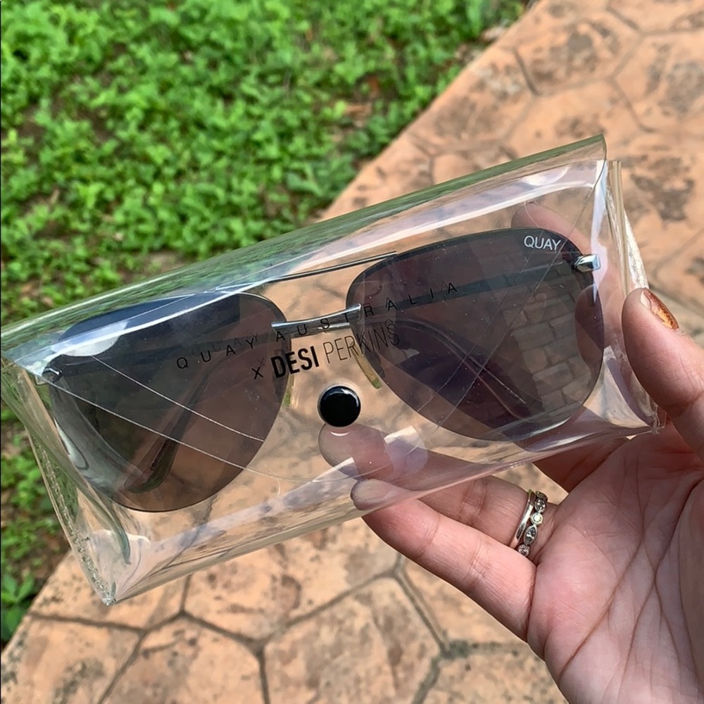 Quay Australia “The Playa” Silver glasses